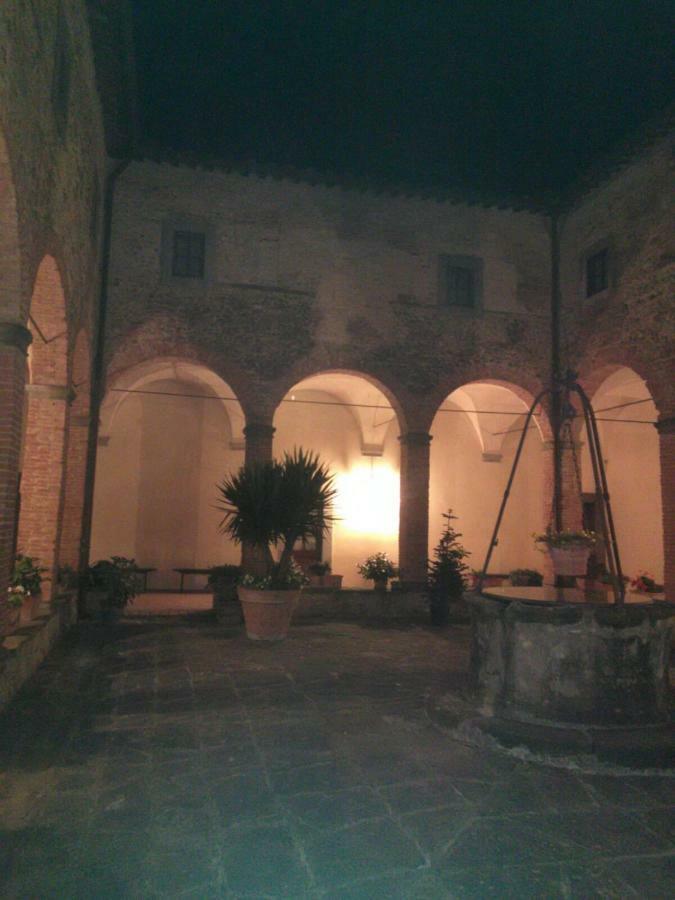 Santa Maria Della Pace Bed & Breakfast Montespertoli Bagian luar foto